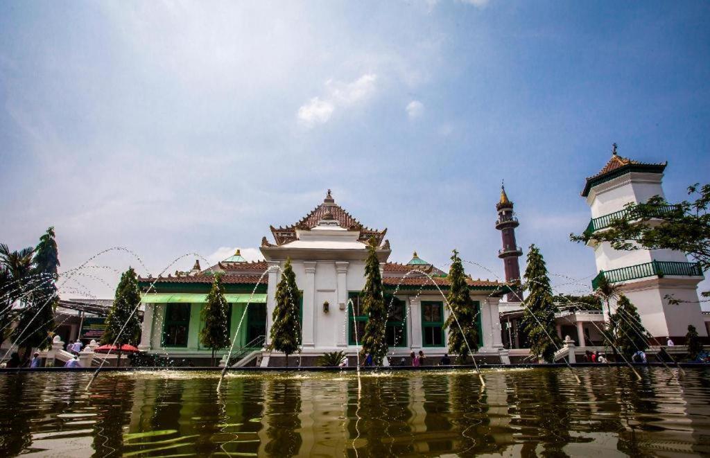 Hotel Sriwijaya 99 Palembang Zewnętrze zdjęcie